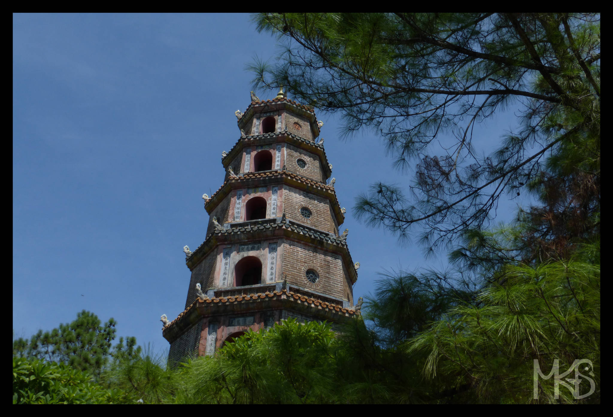 Thiên Mụ Pagoda, Hue, Vietnam