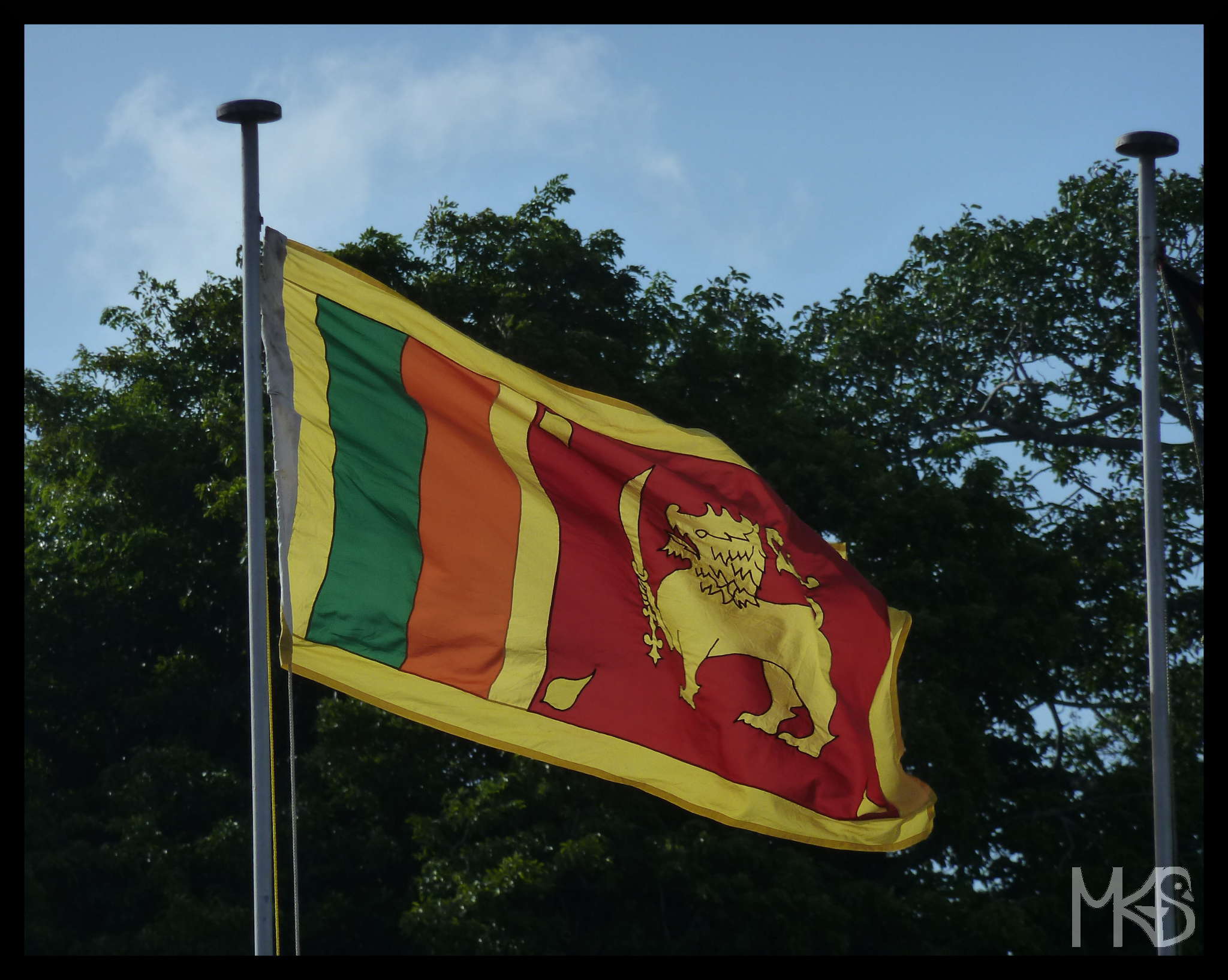 Sri Lanka Flag Traveling Rockhopper